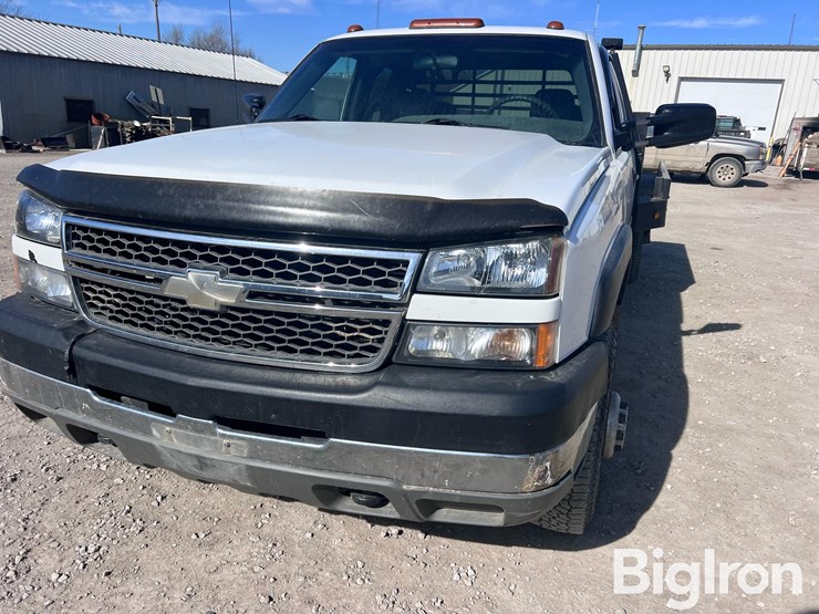 2005-chevrolet-k3500-image-16