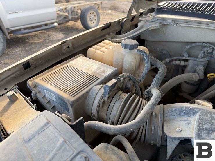 2005-chevrolet-silverado-3500-image-35