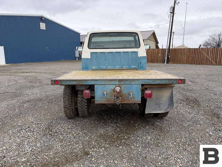 1990-ford-f700-image-4