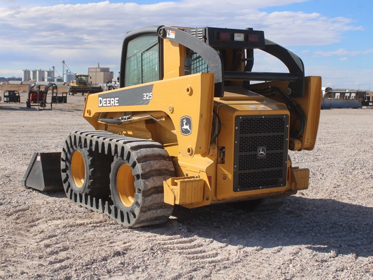 john-deere-325-image-7