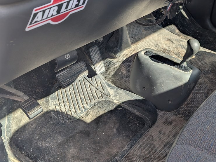 2004-chevrolet-2500-image-15