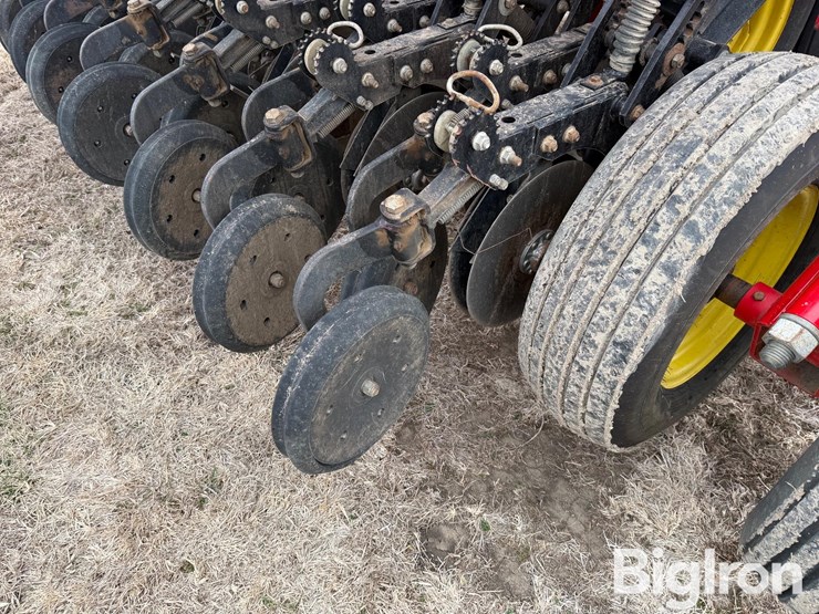 2014-sunflower-9435-40-image-15