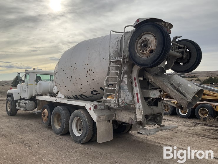 1995-mack-rd690s-image-7