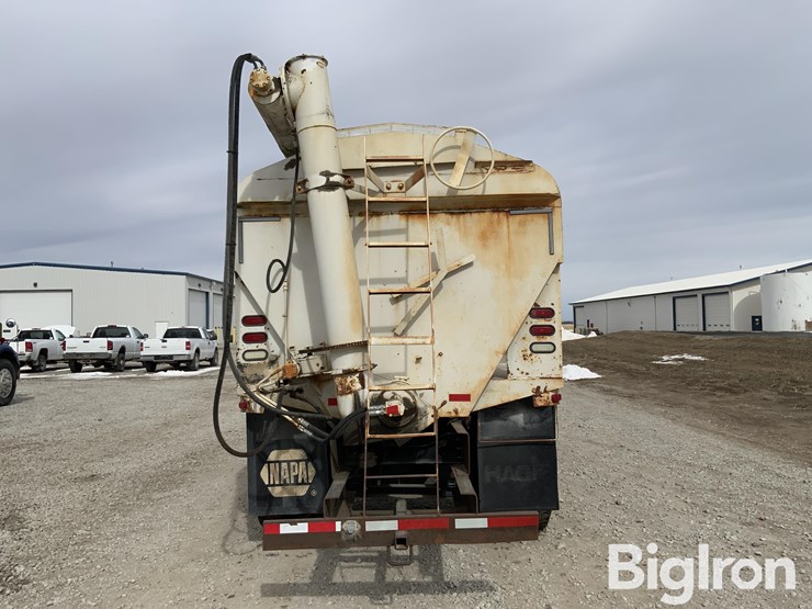 2001-international-8100-image-6