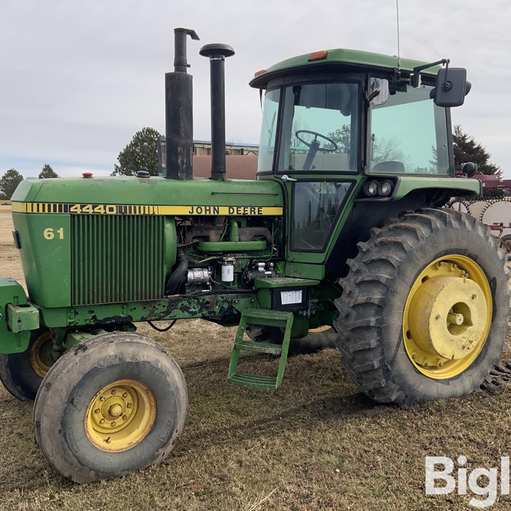 JOHN DEERE 4440