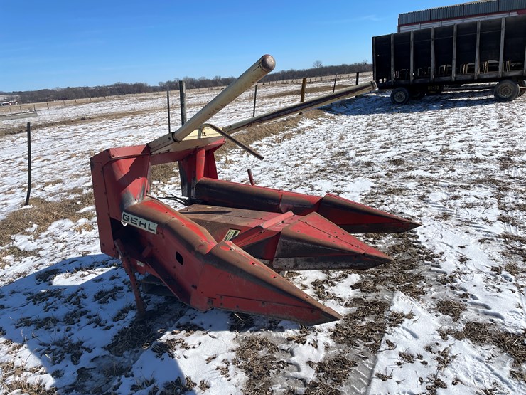 #3270-•-gehl-(2)-row-corn-head-image-3