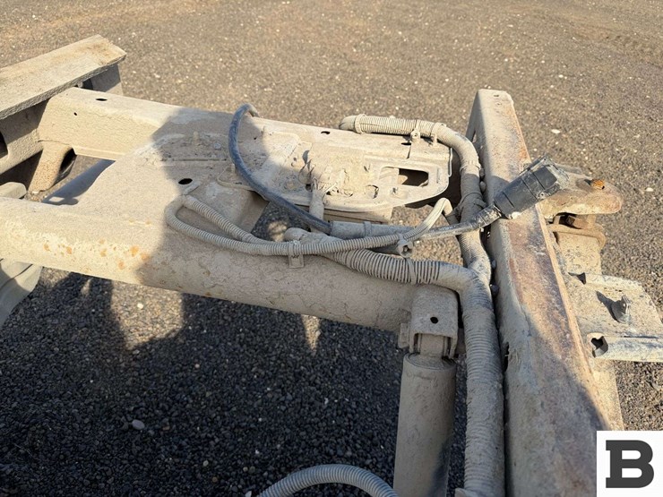 2015-chevrolet-silverado-3500-image-16