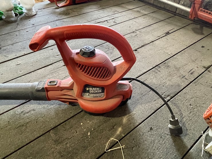 #7203-•-(2)-leaf-blowers-image-23