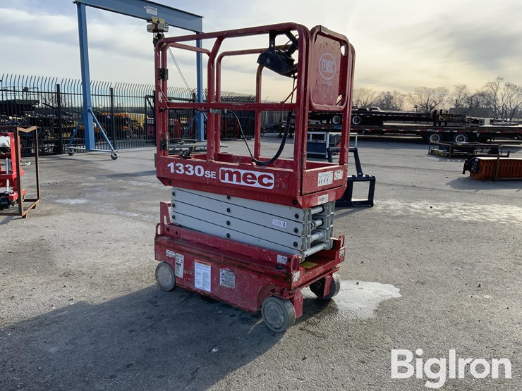 2018-massey-ferguson-730-image-3