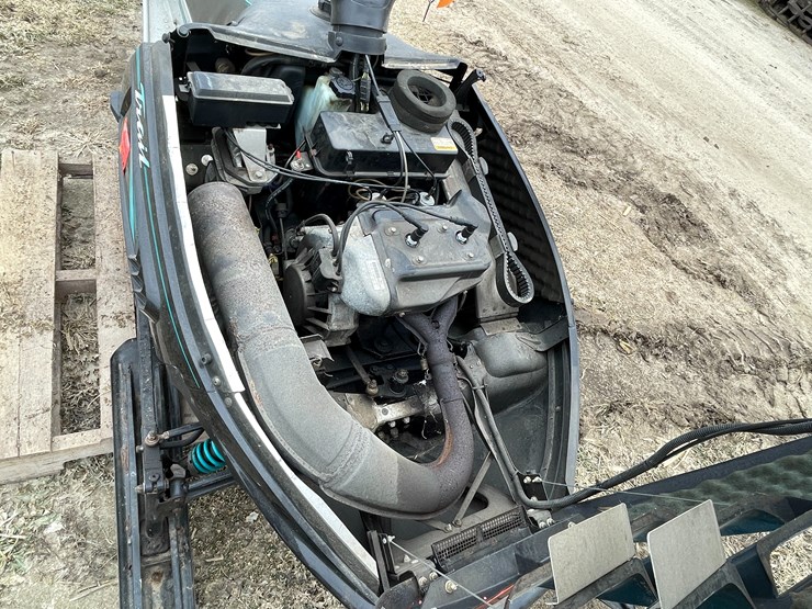 #3444-•-1998-polaris-indy-trail-snowmobile-for-parts-(no-registration-card)-image-16