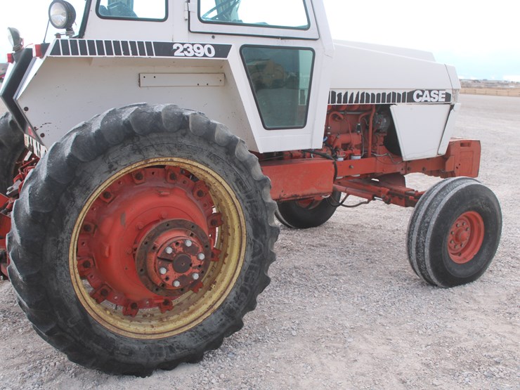 #1012-•-case-2390-tractor-image-44