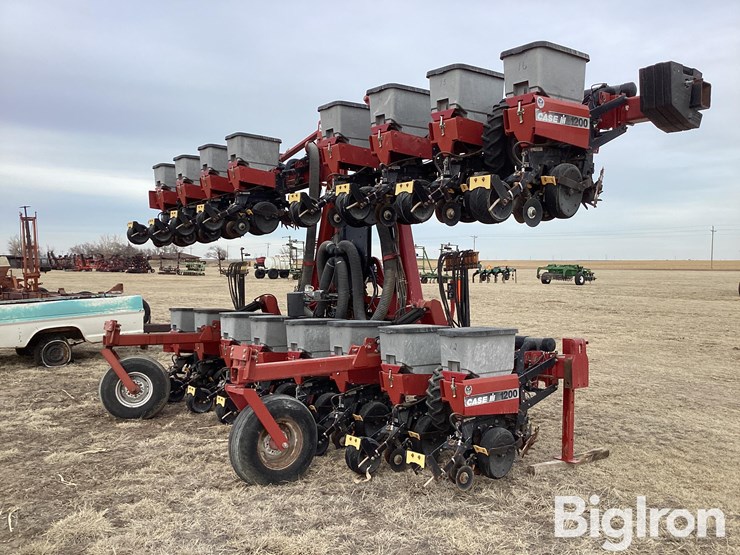 case-ih-1200-image-5