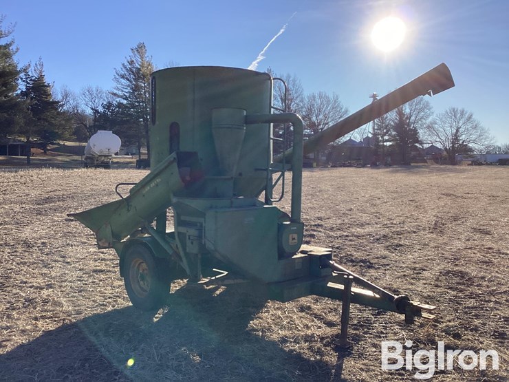 john-deere-400-image-3