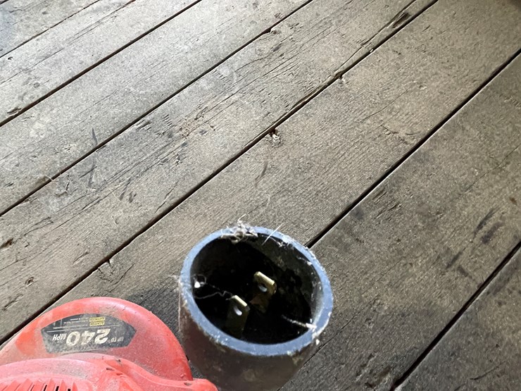 #7203-•-(2)-leaf-blowers-image-25