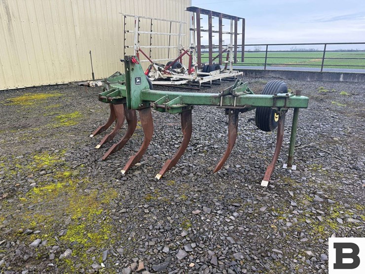 john-deere-7-image-1