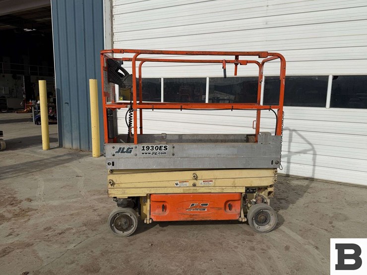 2011-jlg-1930es-image-2