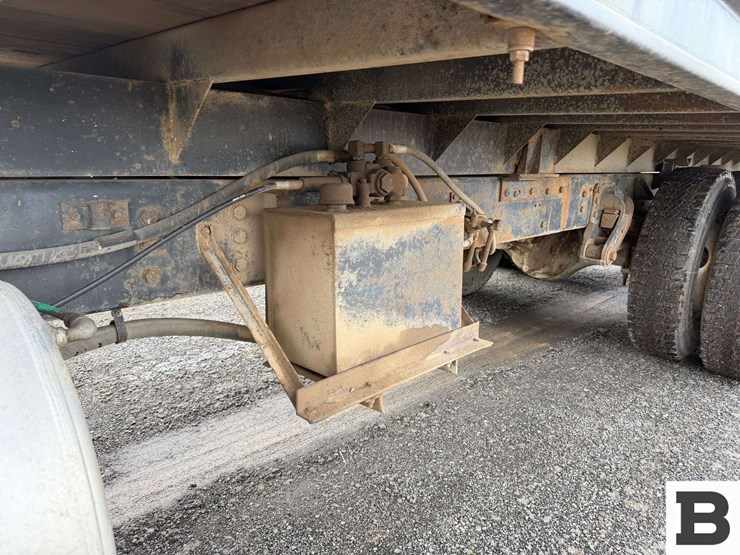 1980-ford-9000-image-24