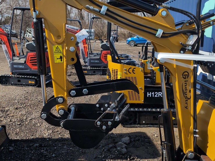cfg-industrial-mini-excavator---h12r-image-2