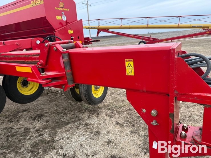 2014-sunflower-9435-40-image-12