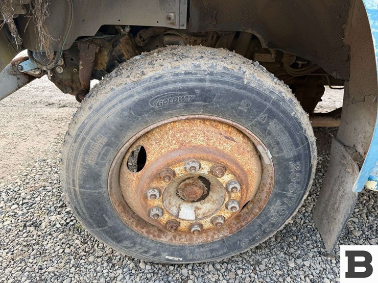 1993-ford-f700-image-7