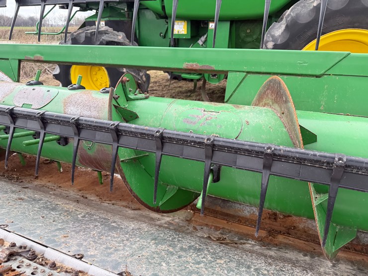 2013-john-deere-630f-image-31