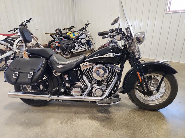 2005-harley-davidson-flsts-softail-springer-classic-motorcycle-image-30