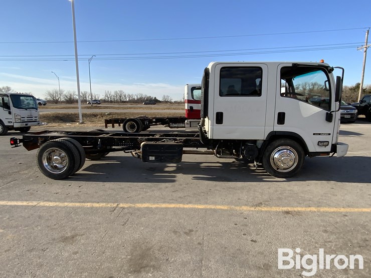 2015-isuzu-nqr-image-4