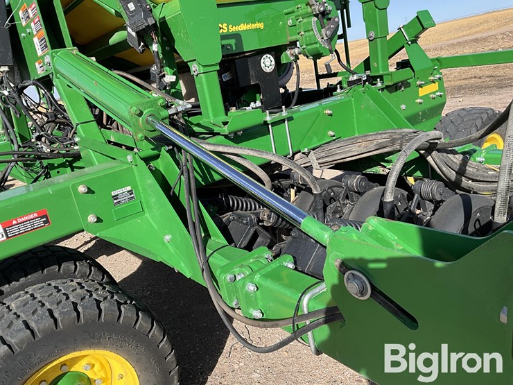 2016-john-deere-1990-image-9