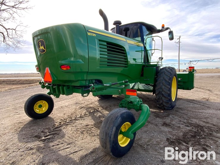 2015-john-deere-w235-image-10