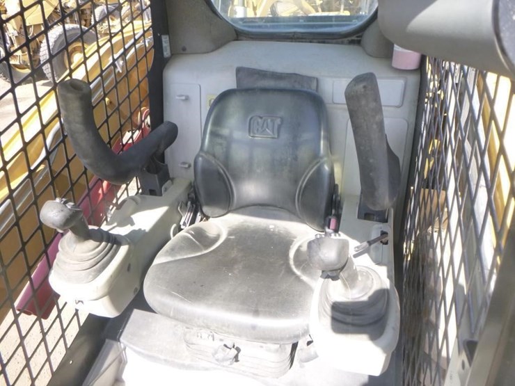 2013-caterpillar-262c2-image-18