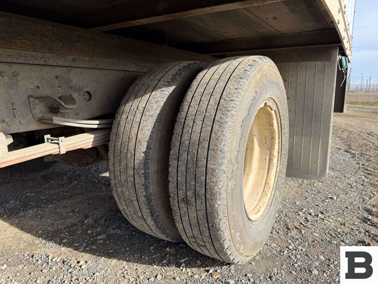 2005-isuzu-npr-image-15