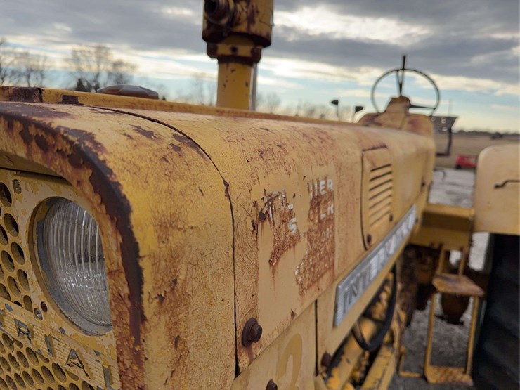 international-806-image-38