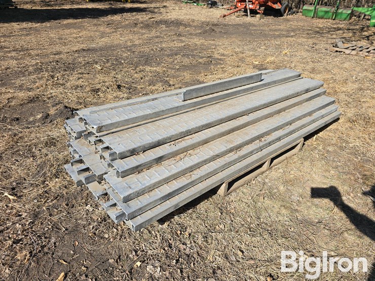 wilson-livestock-trailer-image-1