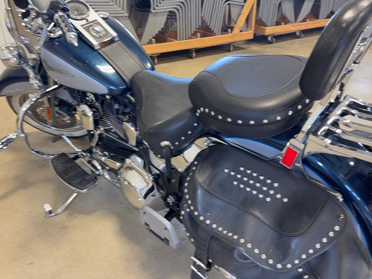 2002-harley-davidson-motorcycle-image-11