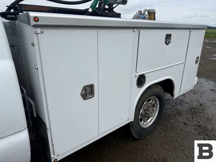 2002-chevrolet-silverado-2500-image-15