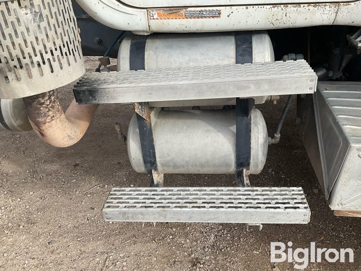 1995-mack-rd690s-image-12