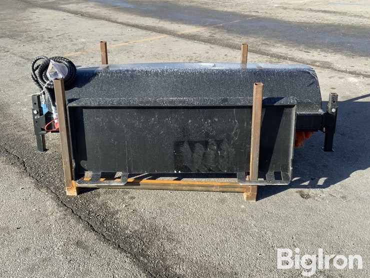 2025-massey-ferguson-730-image-6