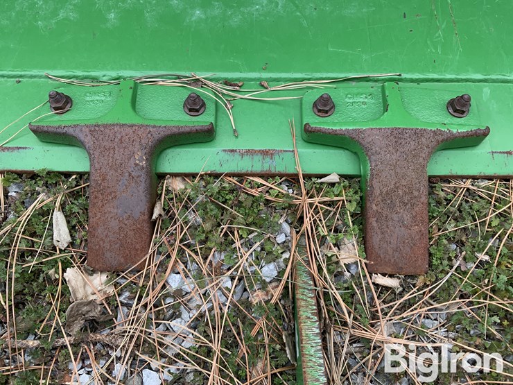 john-deere-8-image-18