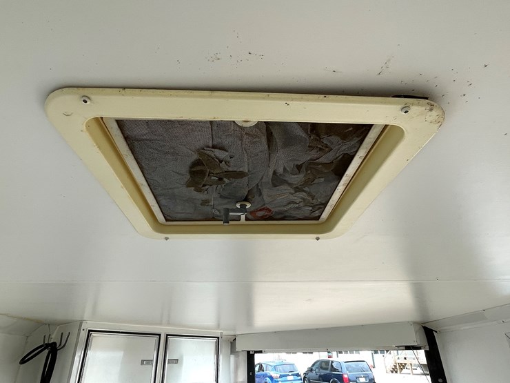 #3202-•-2002-renagade-kibbi-haul-lite-26'-trailer-(has-wi-title)-image-32