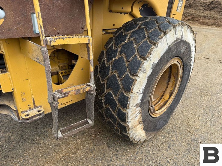 caterpillar-928g-image-35