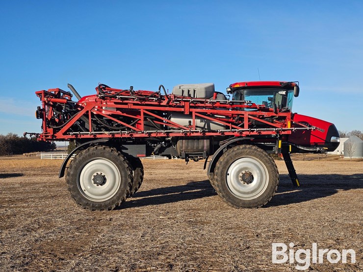 2016-case-ih-patriot-4440-image-4