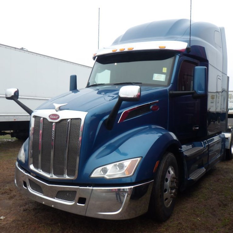 2023 PETERBILT 579