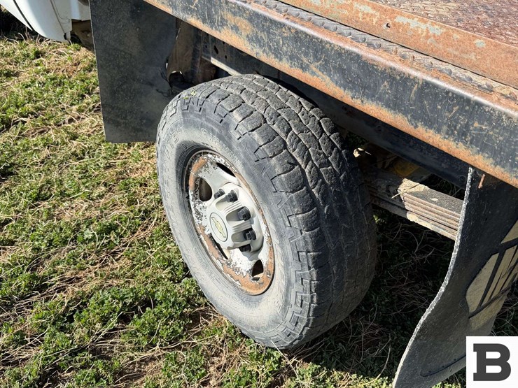 2005-chevrolet-silverado-2500-image-15