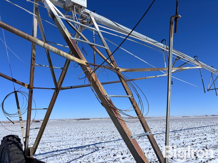 2013-t-l-7-tower-pivot-image-17