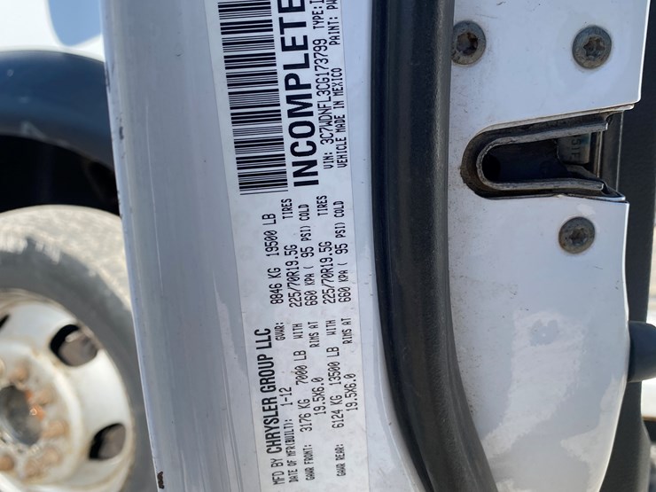 2012-dodge-ram-5500-image-38