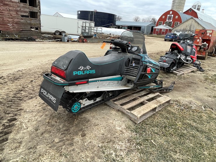 #3444-•-1998-polaris-indy-trail-snowmobile-for-parts-(no-registration-card)-image-5