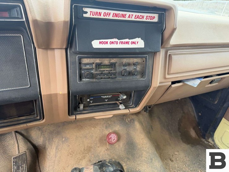 1992-ford-f700-image-35