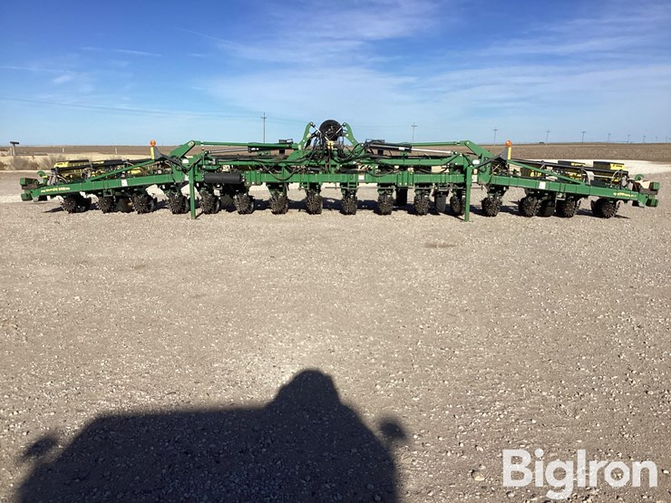 john-deere-1720-image-2