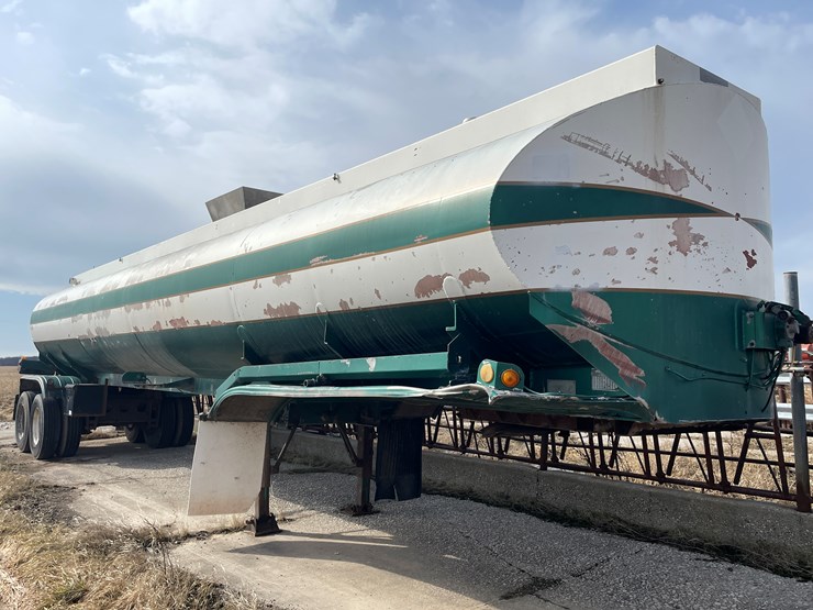 1978-fruehauf-tanker-image-4