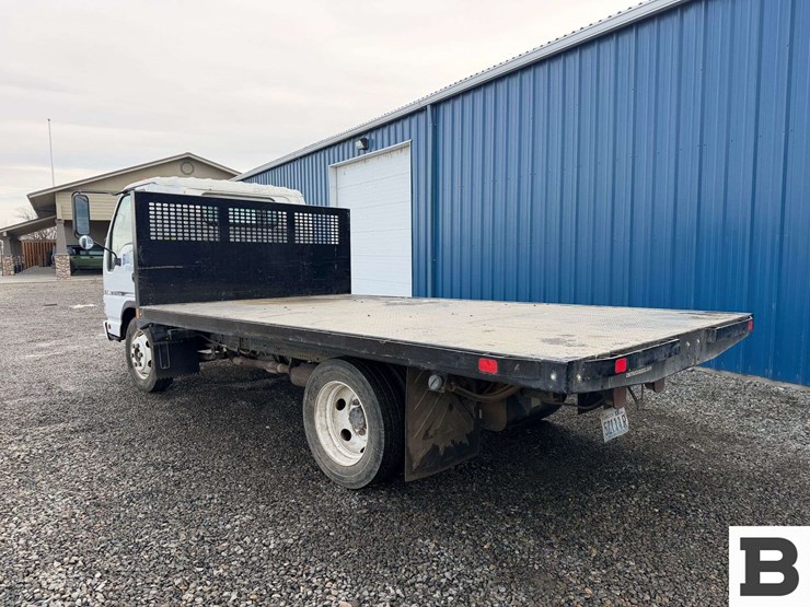 2007-isuzu-npr-image-7